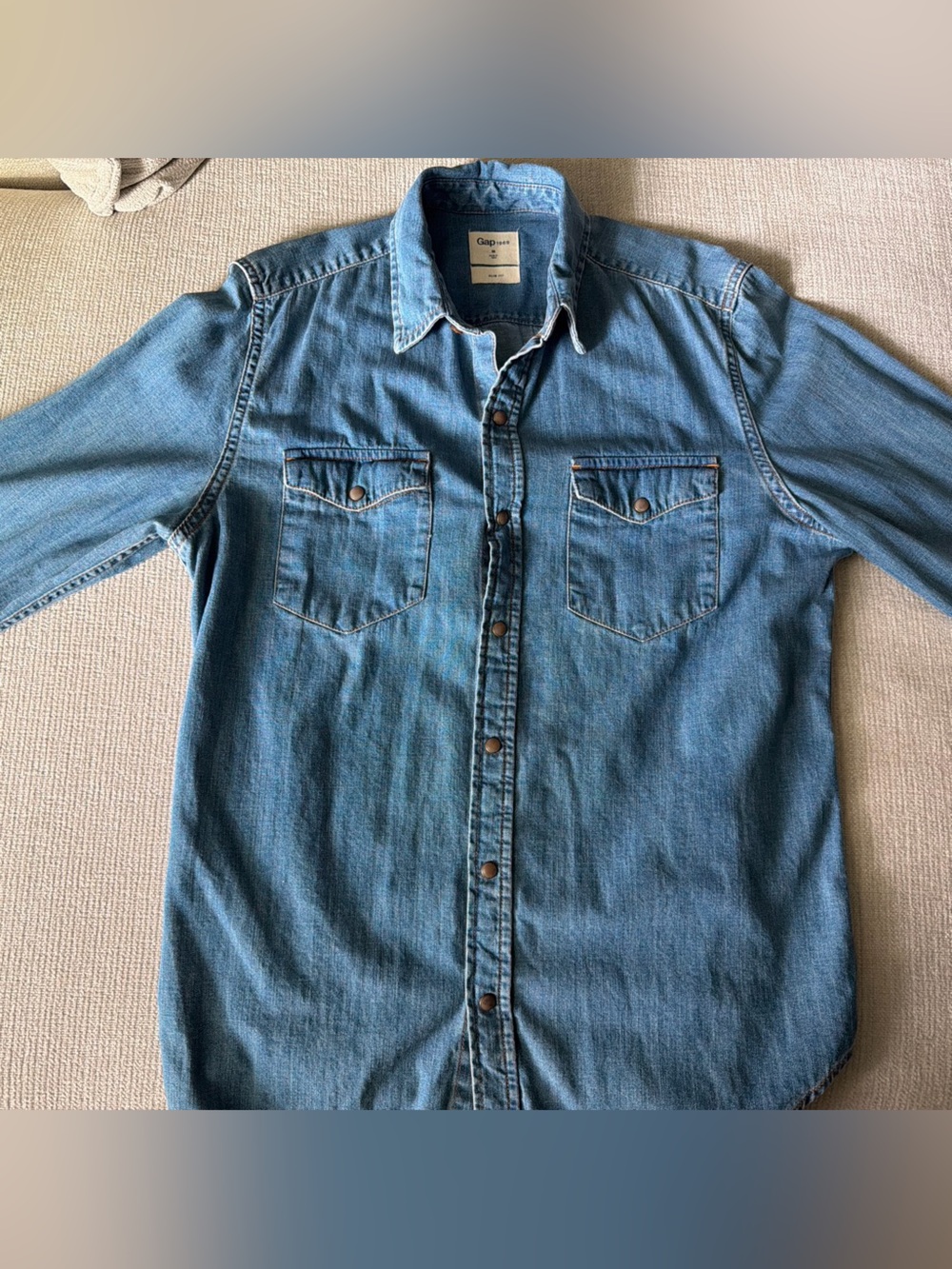 GAP Men's Medium Blue Denim Button-Up Shirt